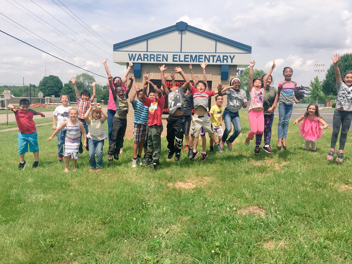 MsBrowning3rd's tweet photo. We are 4th Graders! So extremely proud of each and every one of these students! It's been a fantastic year!#WEproud https://t.co/P0CXISPZhV