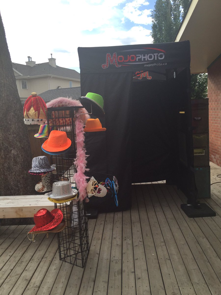 mojophotoca's tweet photo. Ready to go @littlebrickYEG for @EdmNextGen #party! #NextGenMonth #photobooth #GetOnBoard #yeg #yegevents https://t.co/gEx0NlnTe7
