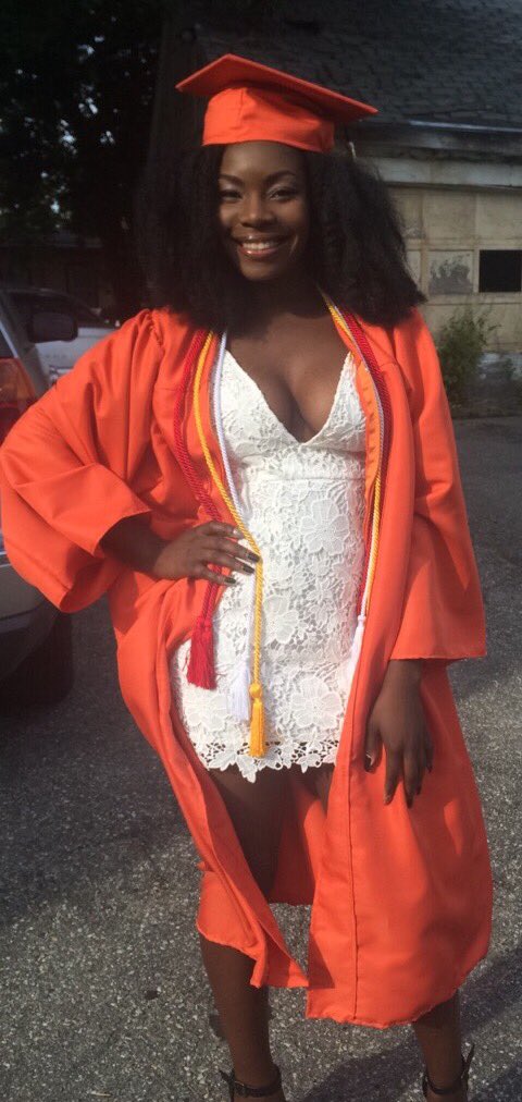 edzzzdd's tweet photo. North High class of 2k16 https://t.co/CqAKt5GLIz