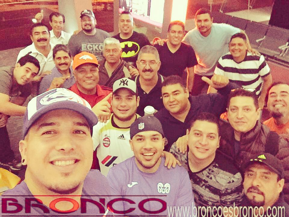 Grupo_Bronco's tweet photo. Todo el equipo listo para iniciar nuestro #Tour35 en #Argentina #MasBroncosQueNunca #Indestructible https://t.co/BdcO7GCQQW
