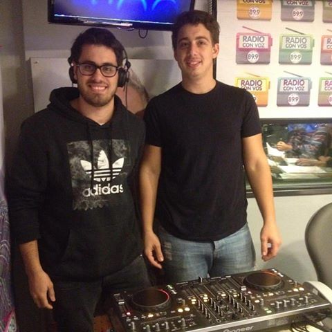Myria_web3's tweet photo. #AlgoConVos
Ya se prepara el b2b. Maxi y Diego en #ReMixados
Fm 89.9 https://t.co/PlQLjk3pKP https://t.co/pvbC4A7S8Y