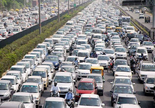 MovissEc's tweet photo. Apostar por vías más grandes no es solución. Se llenan al tiempo. Movilidad "autocéntrica" no es sostenible https://t.co/ZSSIWUmkwG