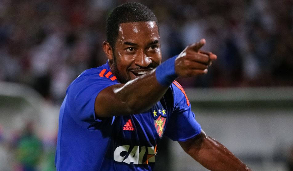 Sport segura Grafite, derruba o Santa Cruz e vence a primeira no Brasileirão glo.bo/25yFsQ7