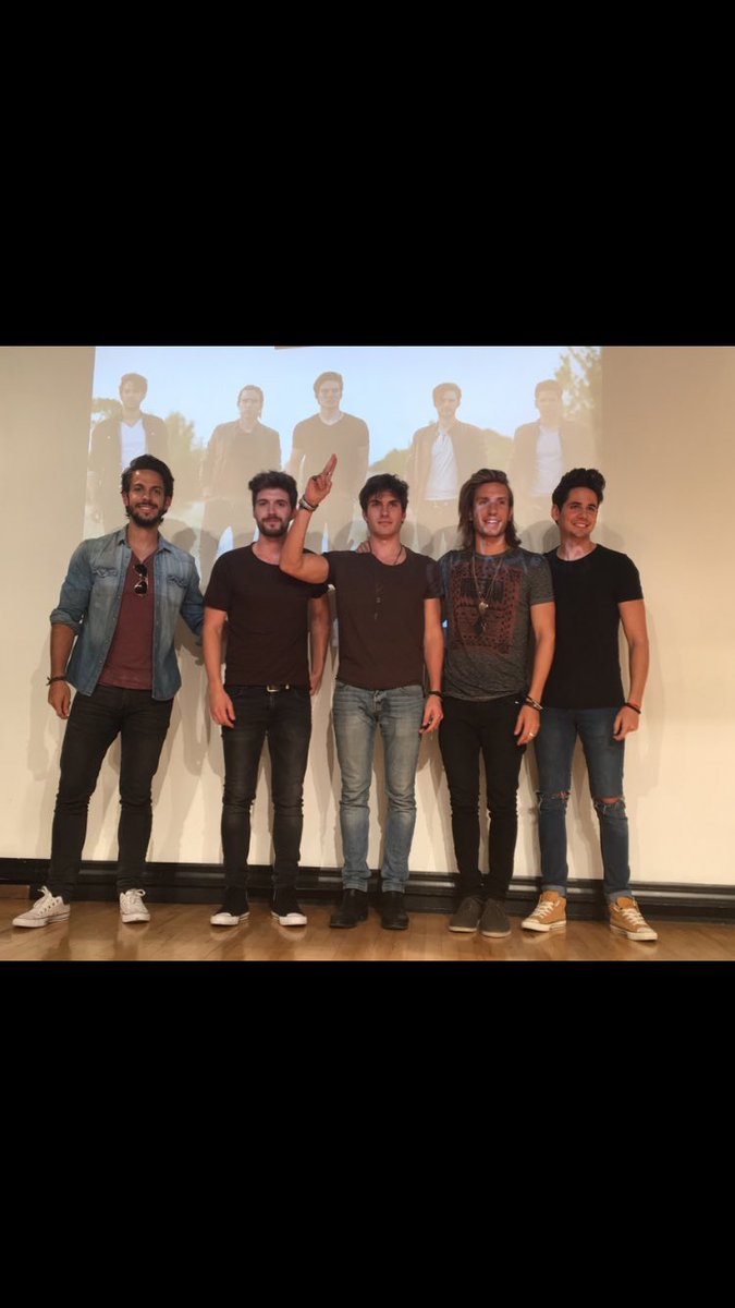 aly_s23's tweet photo. @dvicioficial was amazing!!!! Omgggg! Why are they sooooo good looking 😭 #theyBlessed https://t.co/YV8Y4SkvA7