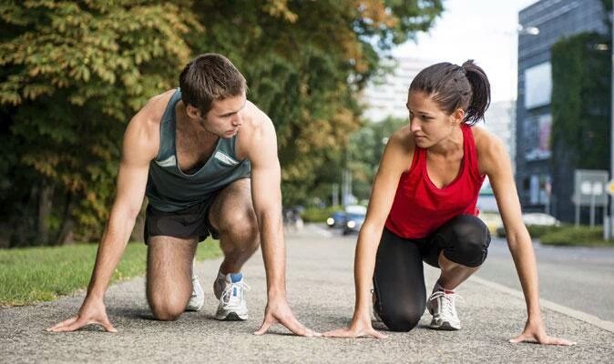 RunandRollGT's tweet photo. Qué te importa al momento de una carrera... ¿Tu pareja? ó ¿LLEGAR A LA META? 
#loqueunrunnersabe #vuelaenelasfalto https://t.co/2vy8ZGsyju