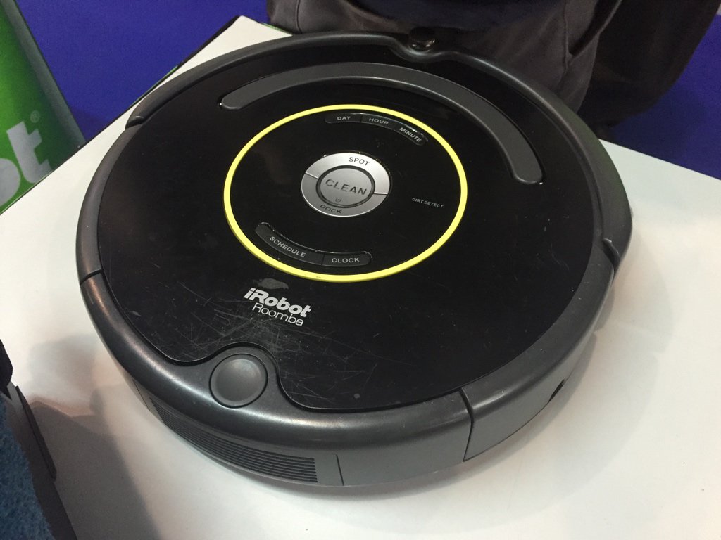 hardwarezone's tweet image. iRobot vacuum cleaners back of Hall 5, from $498 to $1398 #pcshow2016 #robotapocalypse