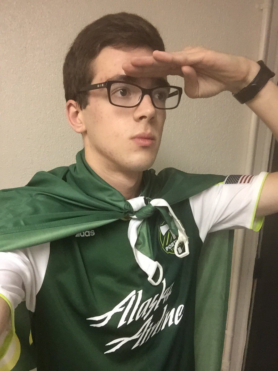 GusRachels's tweet photo. Last Timbers game in this dorm room ➡️ Stuff is coming off the walls ➡️ The return of #FlagCape #RCTID https://t.co/ttQBRFIAgS