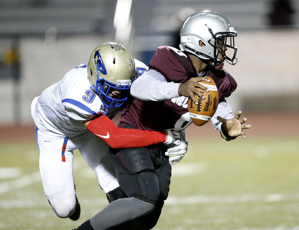 An #okpreps kid stays local: <a href="/OologahF/">Oologah Football</a>'s @btmartin09 verbally commits to #OKState. bit.ly/1XR08jG