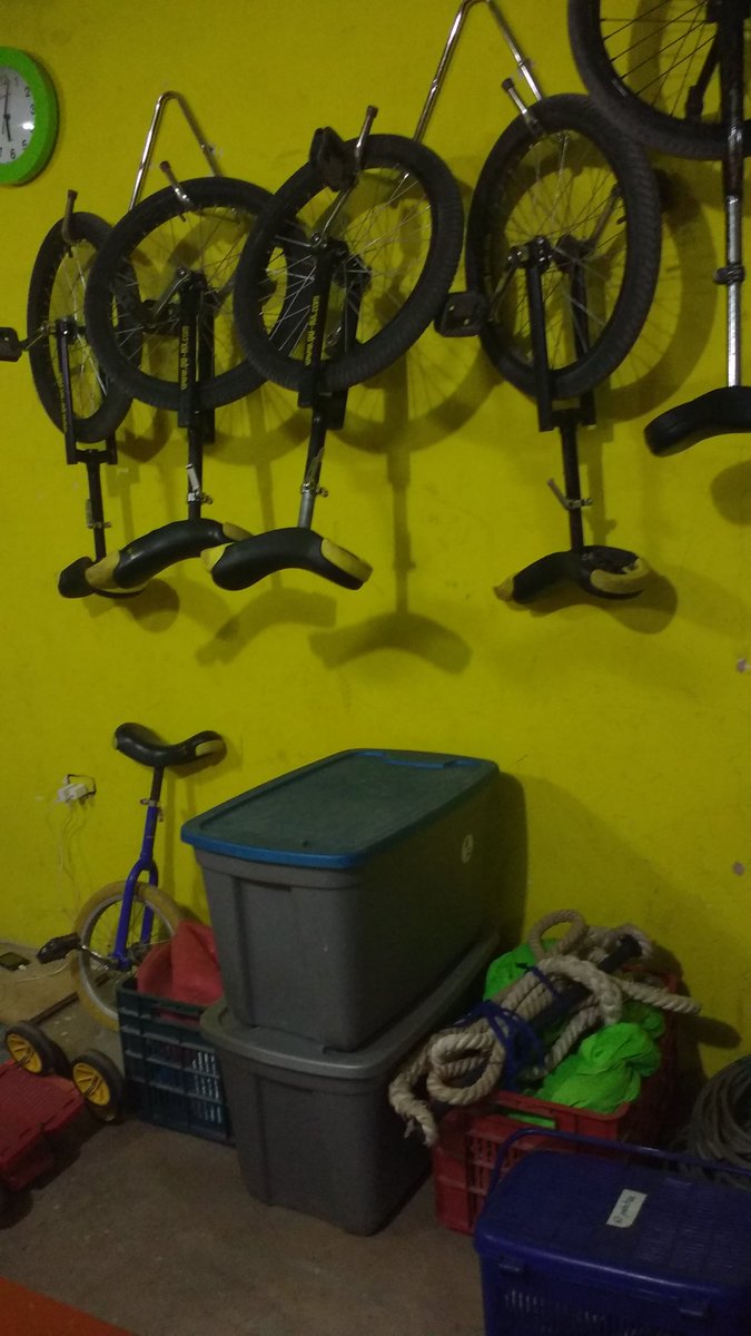 indiependizando's tweet photo. Un poco de lo que es los interiores y materiales de #Bigotedegato #circo #arte #indiependizando https://t.co/fKJDKx8whp