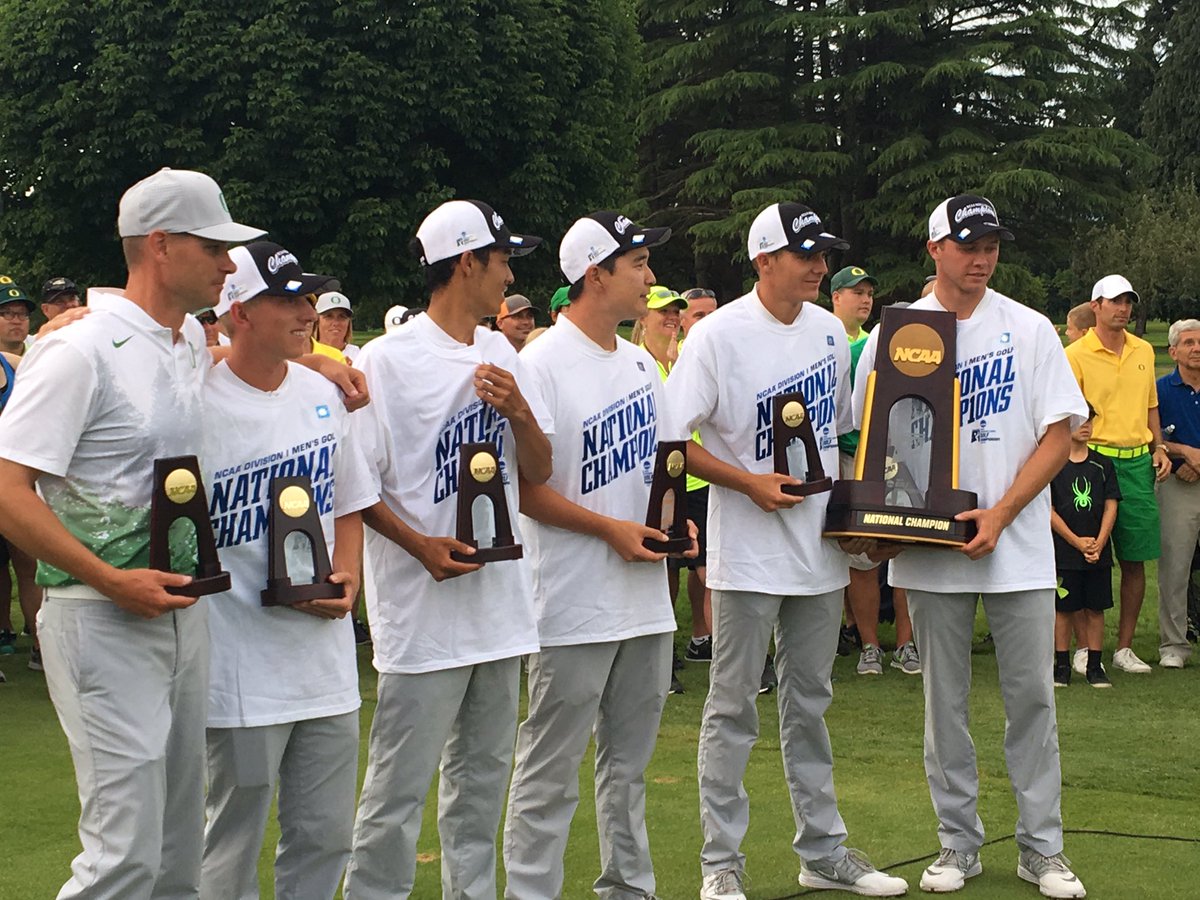 Your 2016 #NCAAGolf National Champions! #GoDucks