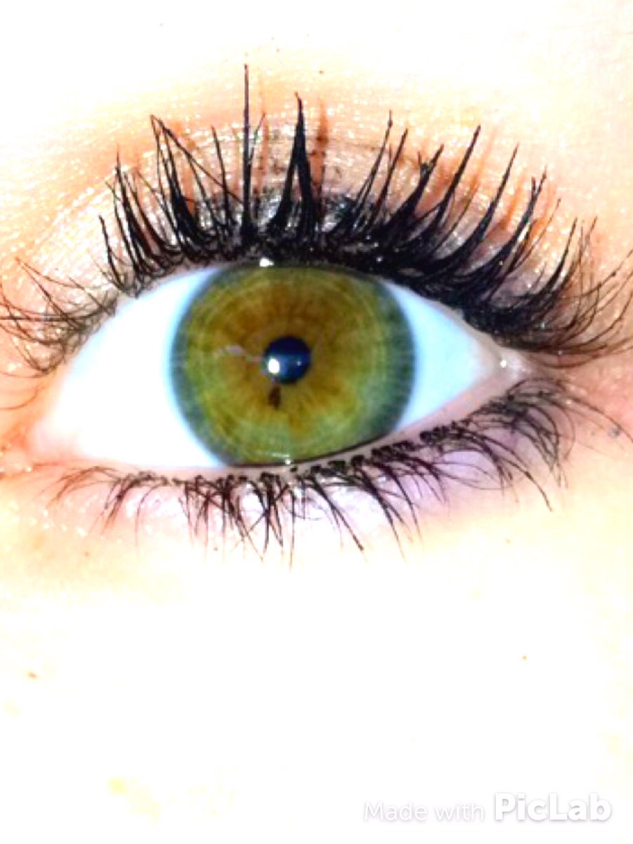laceyydawson's tweet photo. Because when I say my eyes change to green everyone says I'm lying. #OnlyFlash https://t.co/AkCesUgjt3