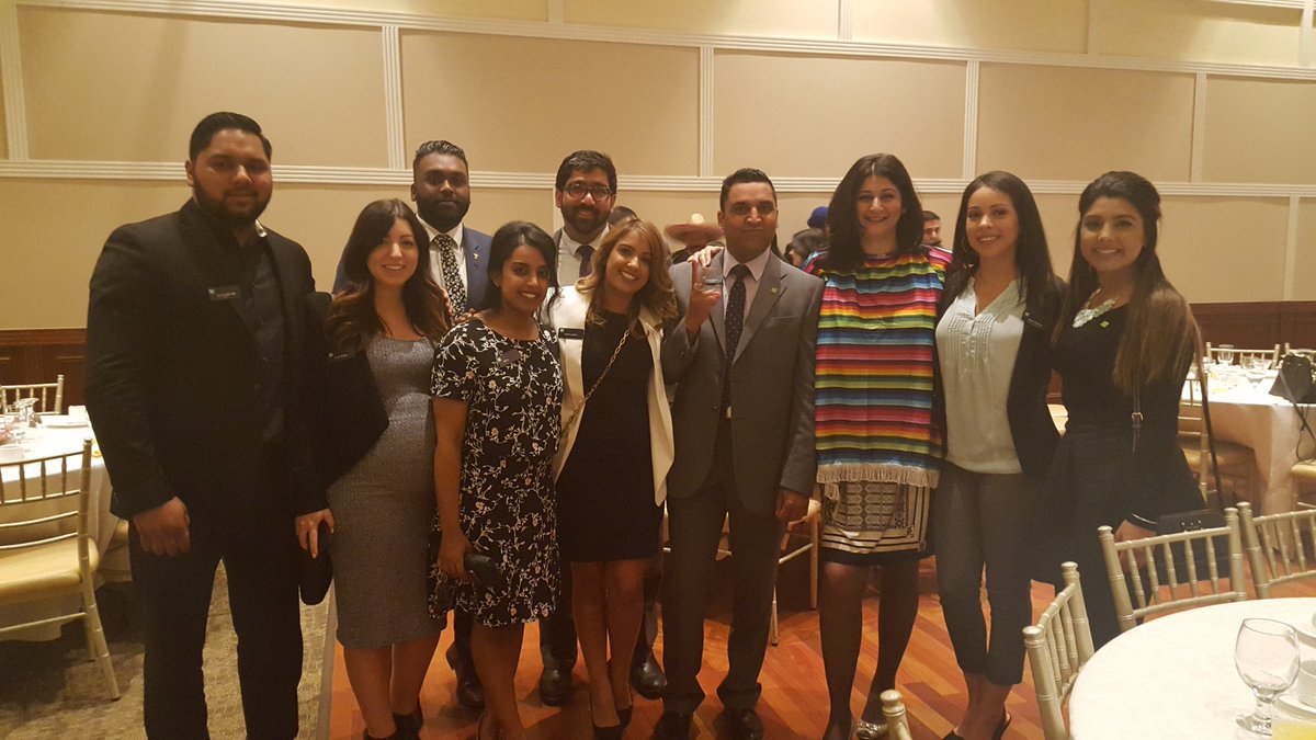 MMerino03's tweet photo. Celebrating our hard work at the Q2 Champions Breakfast #br89 #soproud #WeTheNorthWest @FarhanehHaque @RafiBabury https://t.co/1bxw03C7Jz