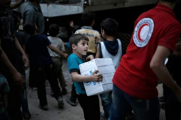 GIAnalytics's tweet photo. UK calls for air drops of humanitarian aid to besieged towns in Syria https://t.co/rwtMsJ7dBW
#UN #Darayya https://t.co/4LjlRbYZsV