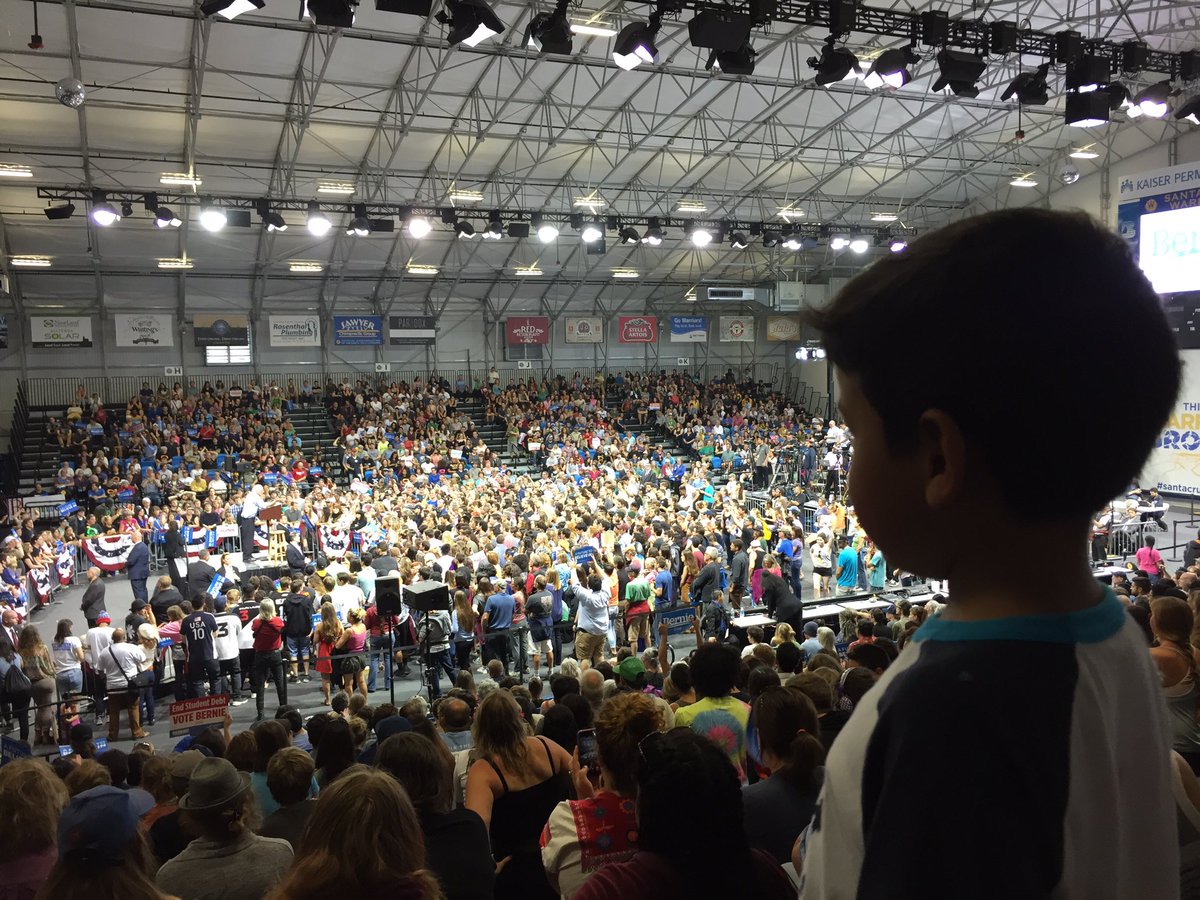 AlanaMonique920's tweet photo. @BernieSanders #berniesanders #bernierally #SantaCruz #FeelTheBern #VoteBernie2016 https://t.co/YmZ3Kxl00I