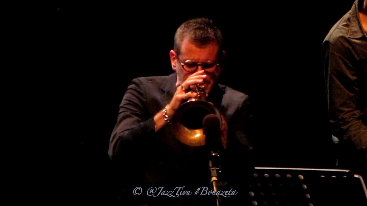 JazzTivu's tweet photo. https://t.co/jJ6M5JQIwJ #ElisabettaFadini in #VillageVanguard al #TeatroRomano #VeronaJazz -  PH© #JazzTivu  64 foto https://t.co/7STO9CAsyb