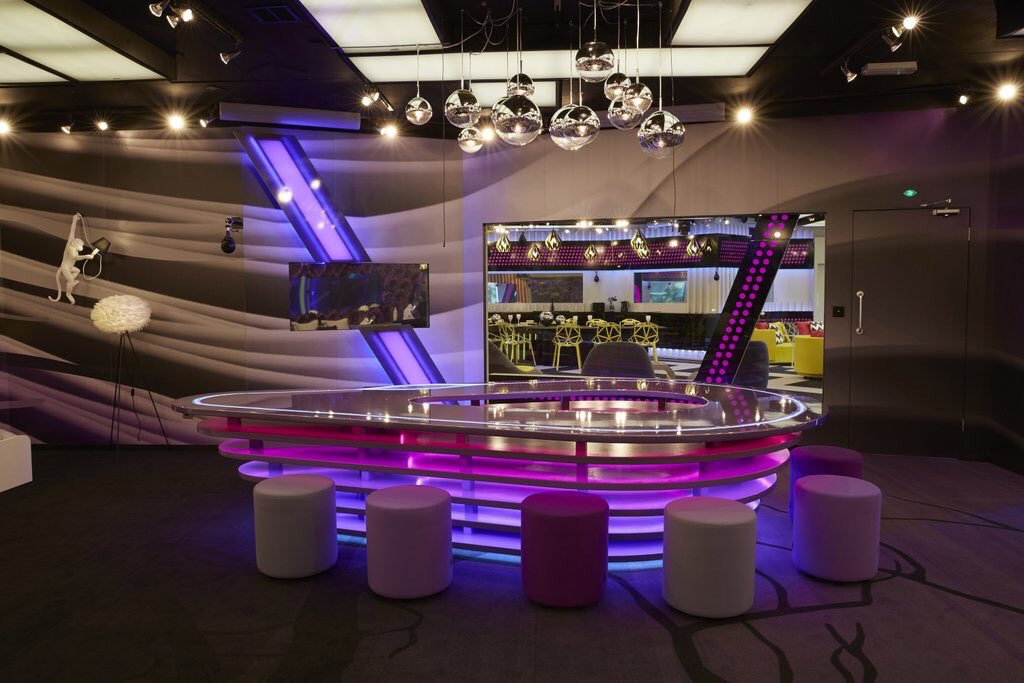 Rylan's tweet photo. Go on the see through bedroom! @bbuk https://t.co/2euxOZylfT