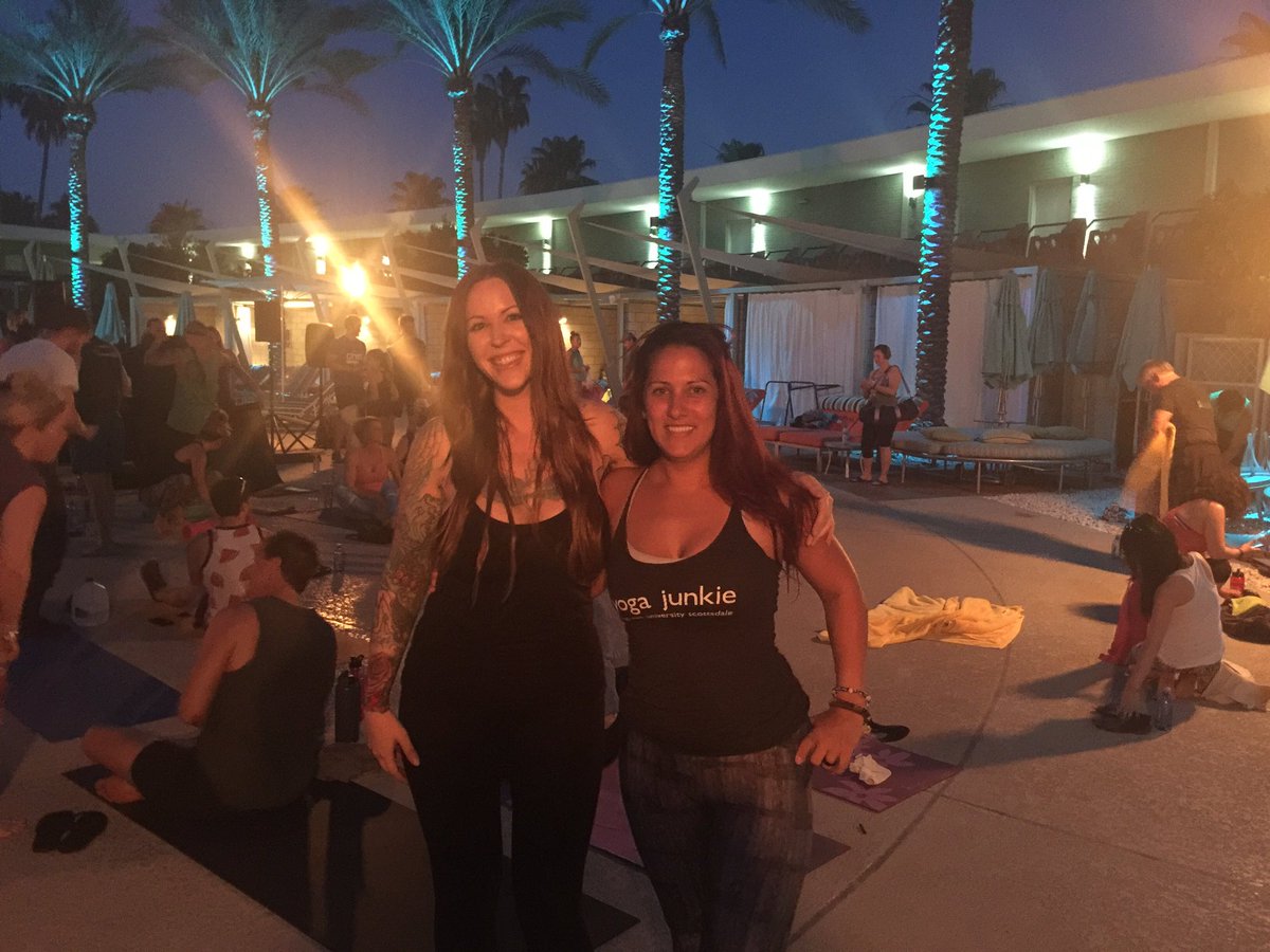 pagesixphx's tweet photo. Having fun #humpday yoga poolside @HotelValleyHo supporting @108Lives working on our asanas 🙏🏼🌵#makemoreyoga https://t.co/4LU2KXMktx