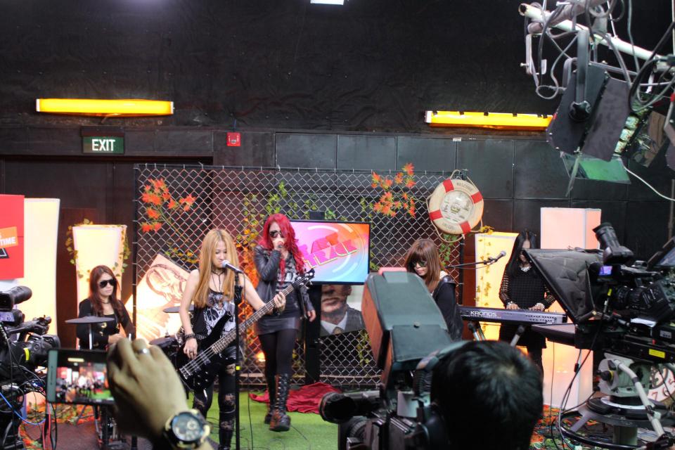 GEGER 'BEIBZ ... #TAPING #STARTRACK #MNC #MUSIC #CHANEL