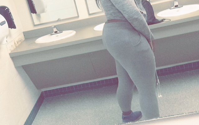 Mochahontasss__'s tweet photo. Healthy relationship 💀💀🍑 https://t.co/DhzBG8YrVg