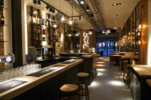 Prachtige reportage van 32 Eten &amp; Drinken aan de Grote Markt in Goes! issuu.com/quaeris/docs/v…