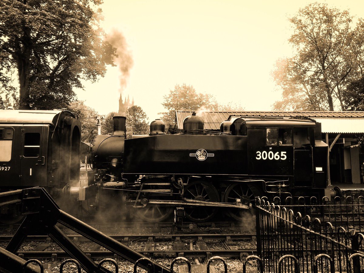 TonyBaldwin5's tweet image. #ThursdayThoughts Pensioners Treat @kesroperating Tenterden Town #YouTubehttps://youtu.be/nxggYmtZ4R0 USA Tank