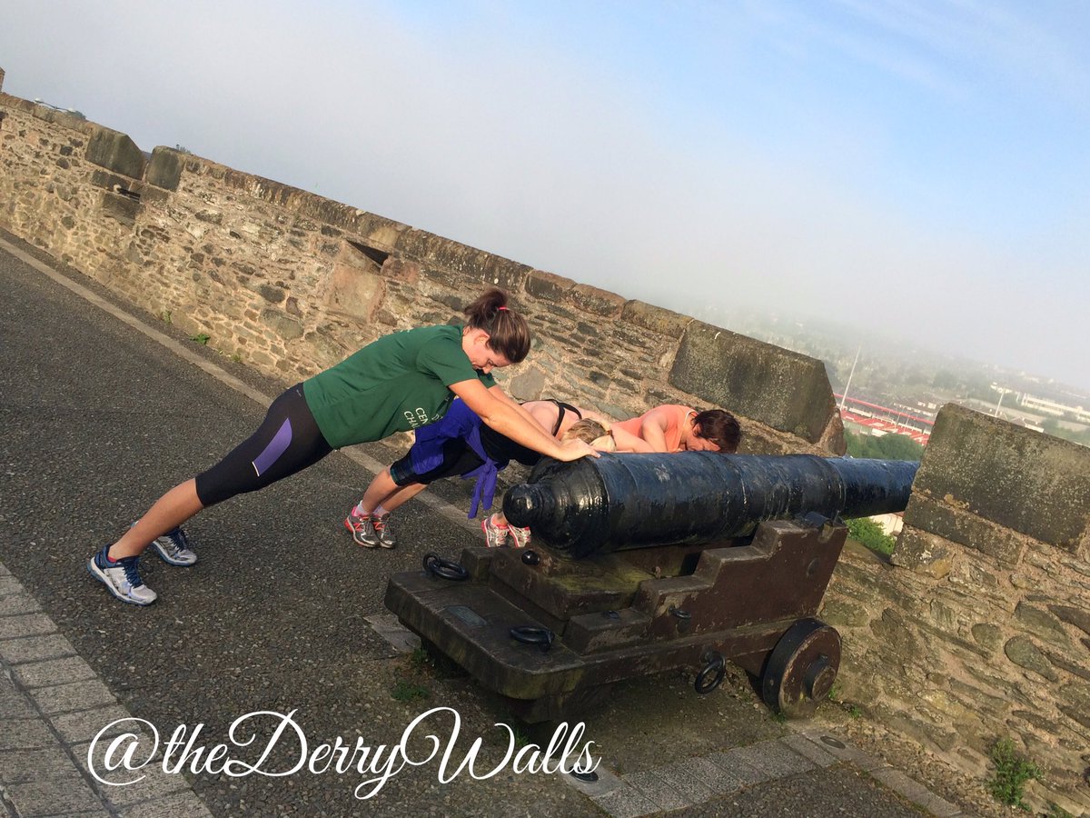 thederrywalls's tweet photo. The ladies from #BlastBootcamp repurposing the 17th century @cityoflondon cannon on #theDerryWalls this morning https://t.co/OFDWxcFNlj