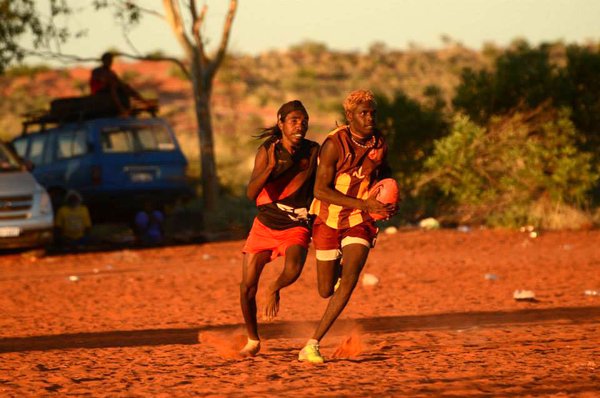 TPCMach's tweet image. What grass? Red dirt never hurt
RT @dsrwa Not the @MCG the PFG Ngurra Kujungkas WDL