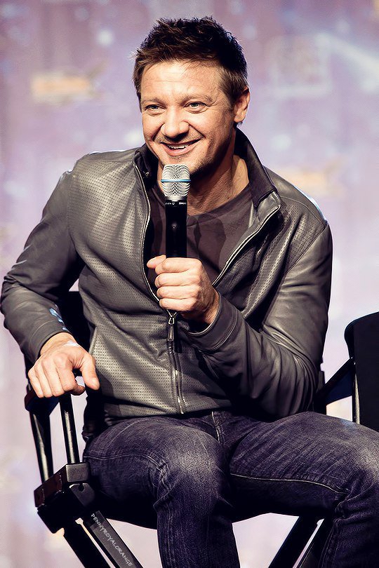 JRWORLD4's tweet photo. @slcomiccon -Con in Salt Lake City 
26/03/2016
The best photos #JeremyRenner https://t.co/XraPjcV5gZ