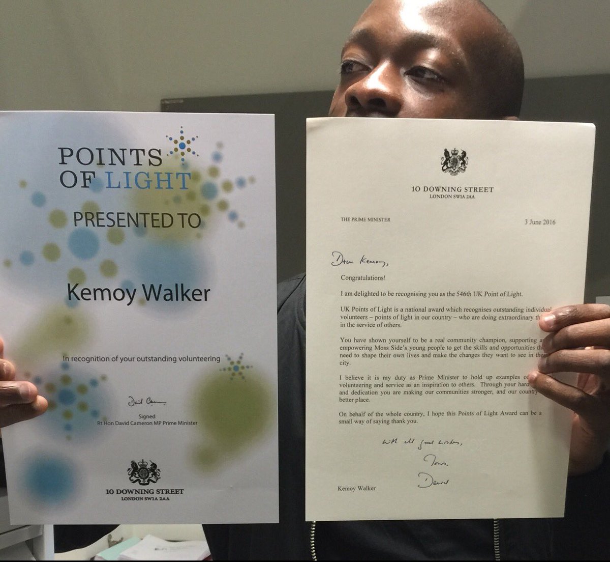 kemoywalker's tweet image. The Prime minister of the United Kingdom has awarded me this week with the point of light award from No 10. 💥✨😱😱👌🏿