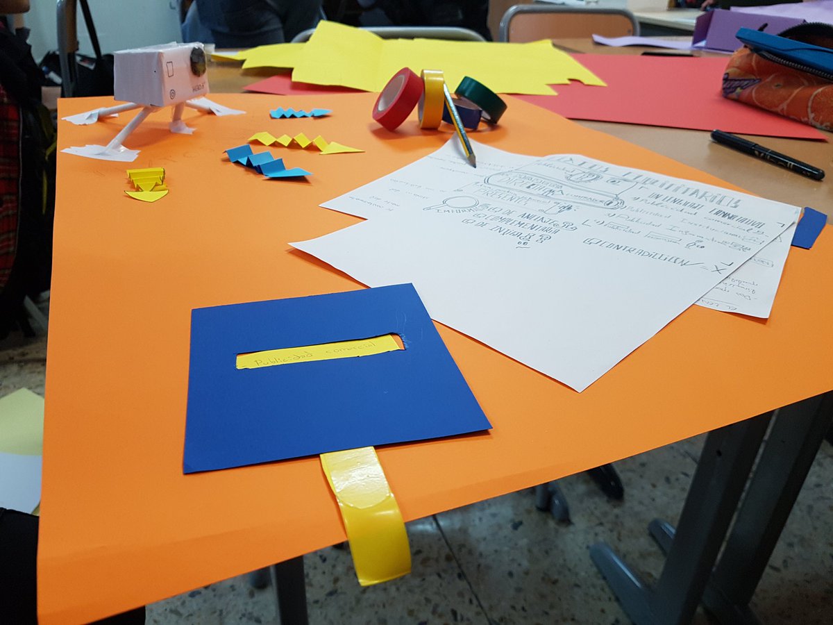 bengoetxea_osa's tweet photo. Empezamos con los #apuntesinteractivos con @labayen93  y @unaitxo05.
@egapegaztegela https://t.co/cry3KbQJ4R