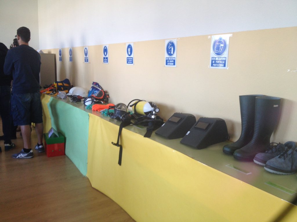 rio_tormes's tweet photo. Códigos QR de riesgos por familias profesionales. Proyecto #TormesInnova https://t.co/t81StPaaiy