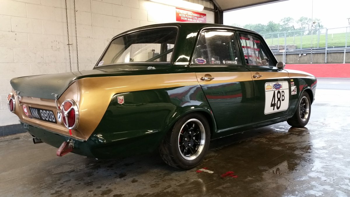 Amanda and Debz tweet media