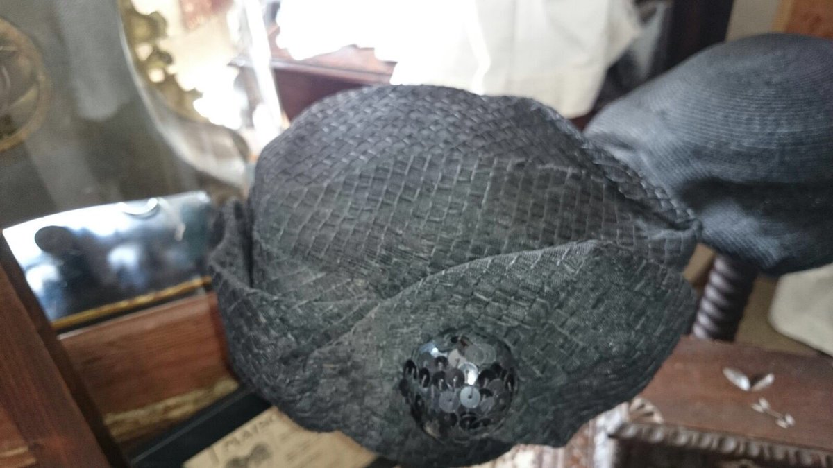 HeadressingRG's tweet image. #sombreros #gorras HOy practicaremos con una horma de hace 118 años (es de #gorras) @HeadressingRG