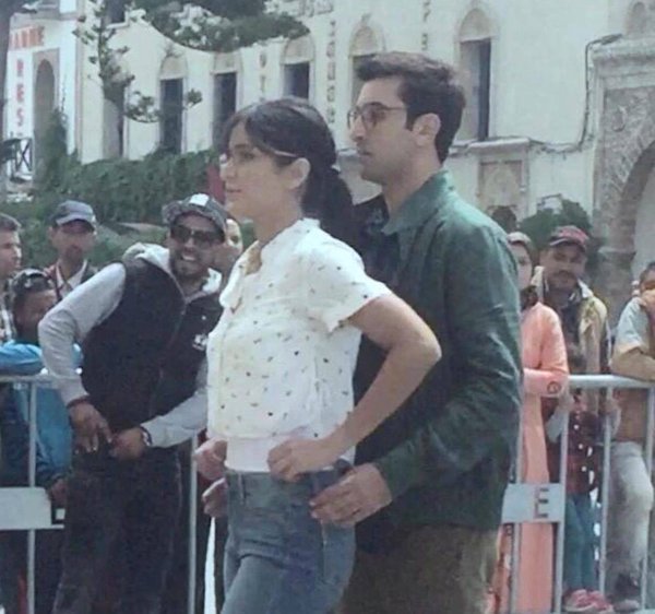 ETCBollywood's tweet image. #Ranbir Kapoor and #KatrinaKaif on the sets of #JaggaJasoos! How many RTs?