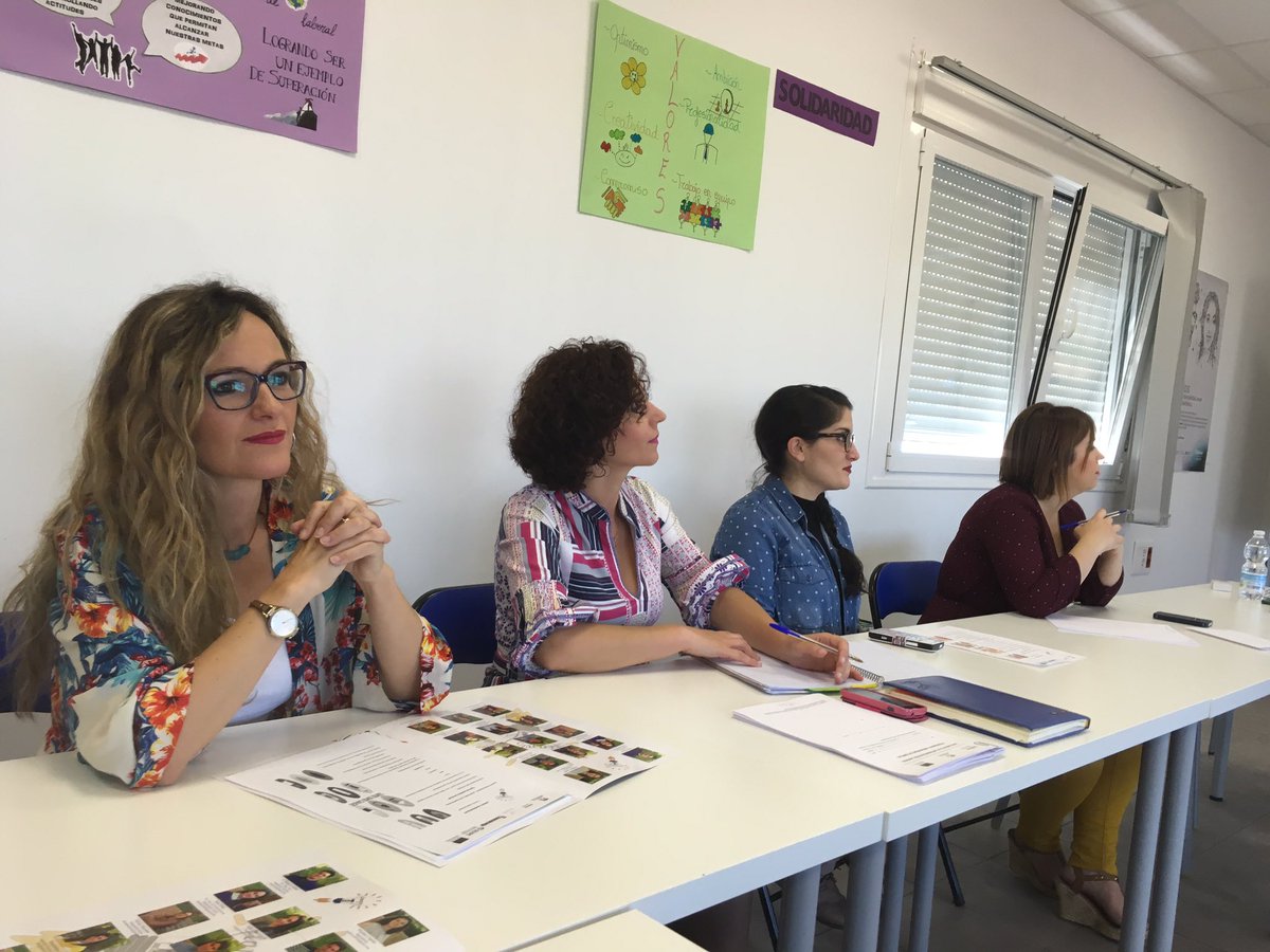 angelbarreranie's tweet photo. Hoy en Campamento Base, con el pedazo grupo de la Lanzadera de Almendralejo @_lanzaT https://t.co/OpBZvVH6py