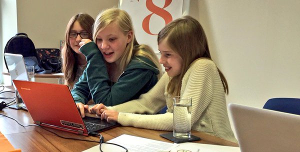 SyncDevelopHER's tweet photo. Still spaces left for our last FREE #DevelopHERCodeClub taster session before the summer! https://t.co/hrNQhEiZj7 https://t.co/qYevphIMoK
