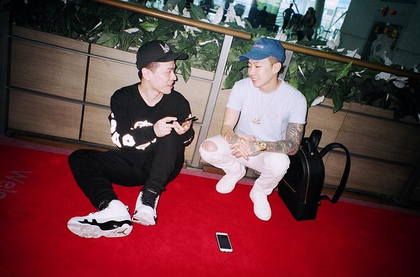 6GoToDaBiN's tweet photo. #JayGun พี่ว่าบางคู่มันก็ไม่น่าชิป 5555555555555555 #ตีแผ่AOMG https://t.co/P6OrQzHF3l