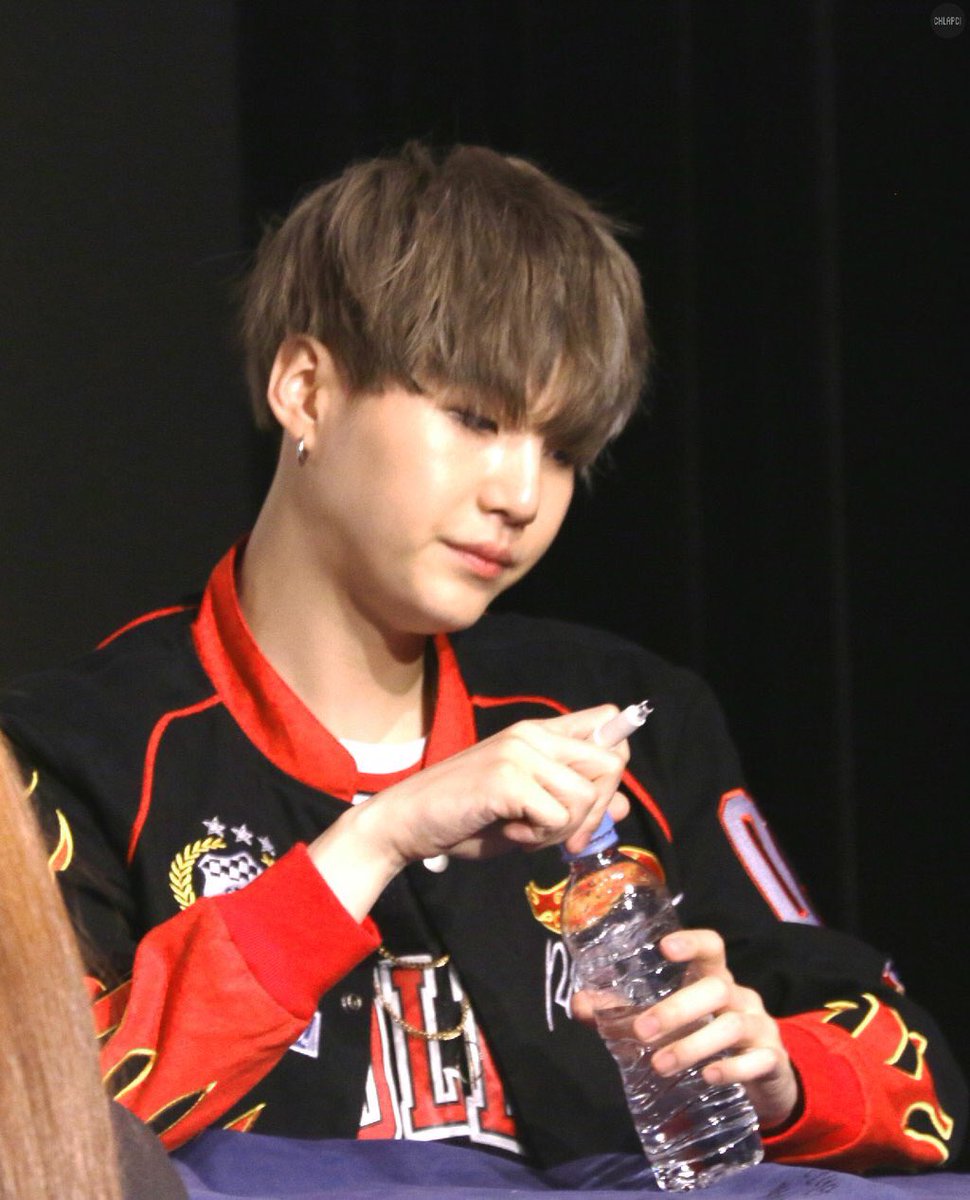 wordsforsuga's tweet photo. if there is anything you can do, it is this:incandesce. avert the eyes. glow blindly.
//efb https://t.co/PS28WmVDOG