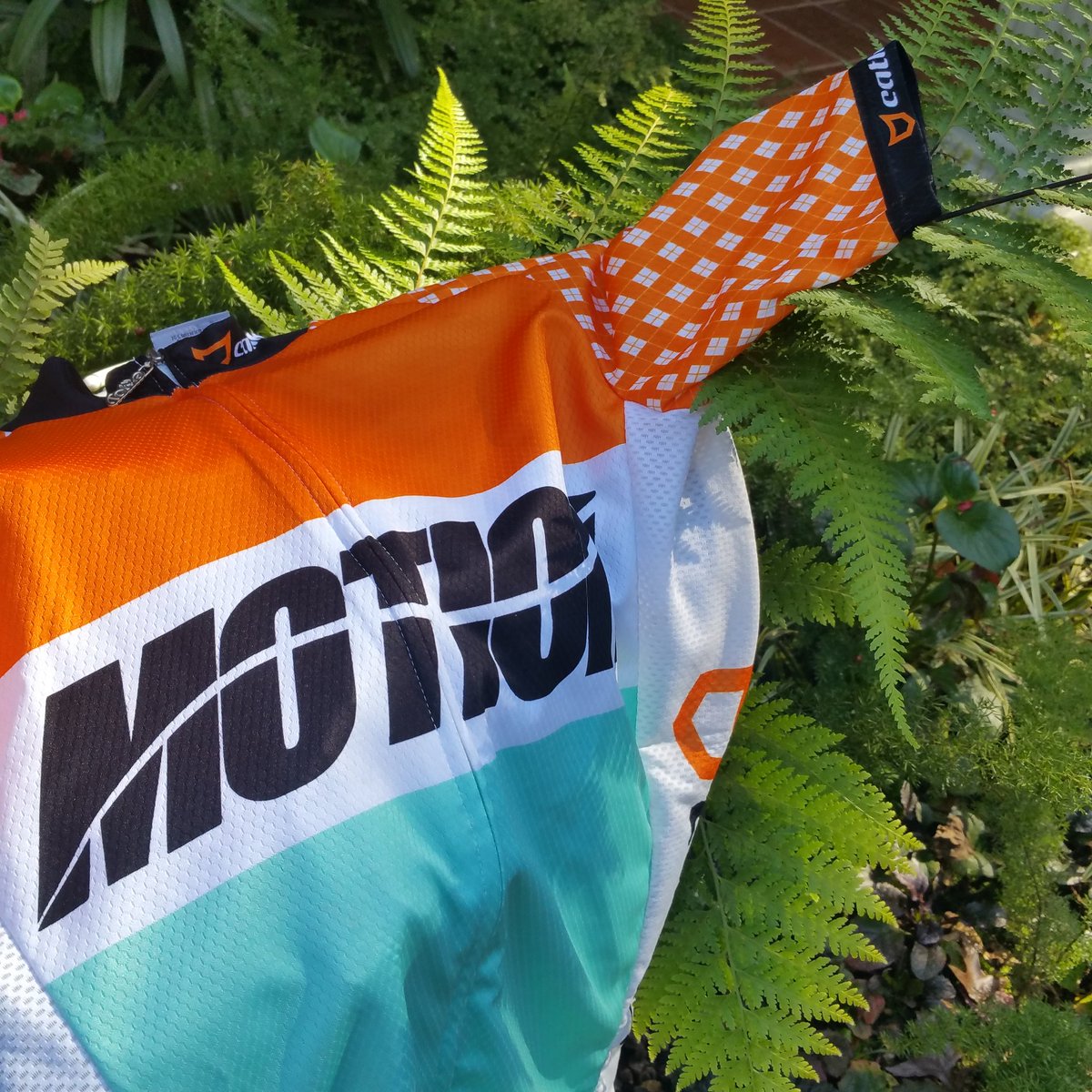 AbsoluteCycling's tweet photo. #RetroMotion Cycling Kit is now on the @AbsMotionZA store, get your motion! 

Supremiun Fit by @EnjoyFitnessZA https://t.co/85rz7L4sWy