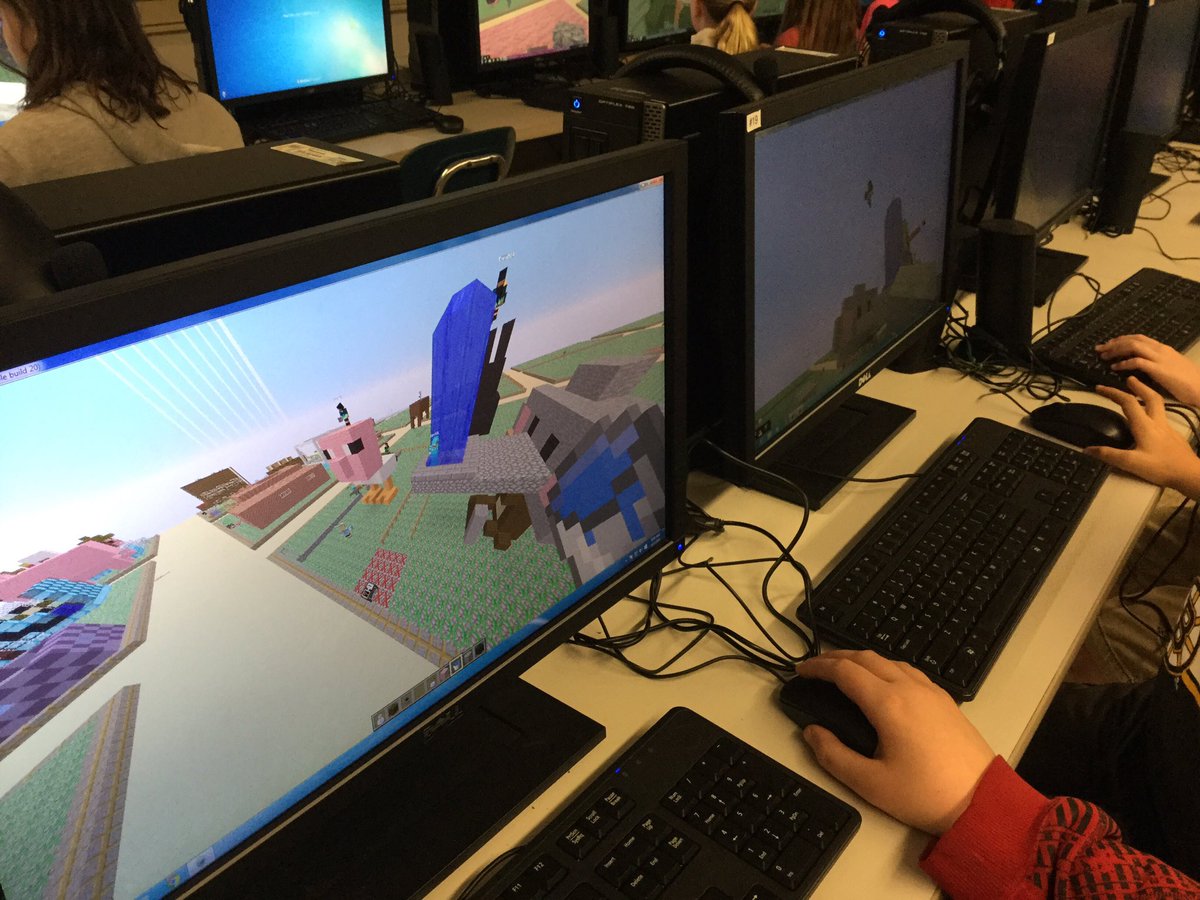 suzteach's tweet image. Group Projects in #Minecraftedu students building houses to protect animal mashups. #technps @HAYSchoolNorton