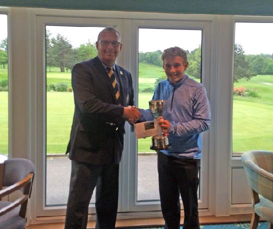GOLF: <a href="/HuddersfieldGC/">Huddersfield Gc</a> Josh Morton wins Woodthorpe <a href="/yoomgolf/">Yorks Order Of Merit</a> event at <a href="/wakefieldgolf/">Wakefield Golf Club</a> yorkshirepost.co.uk/sport/golf/yor… #YPLive