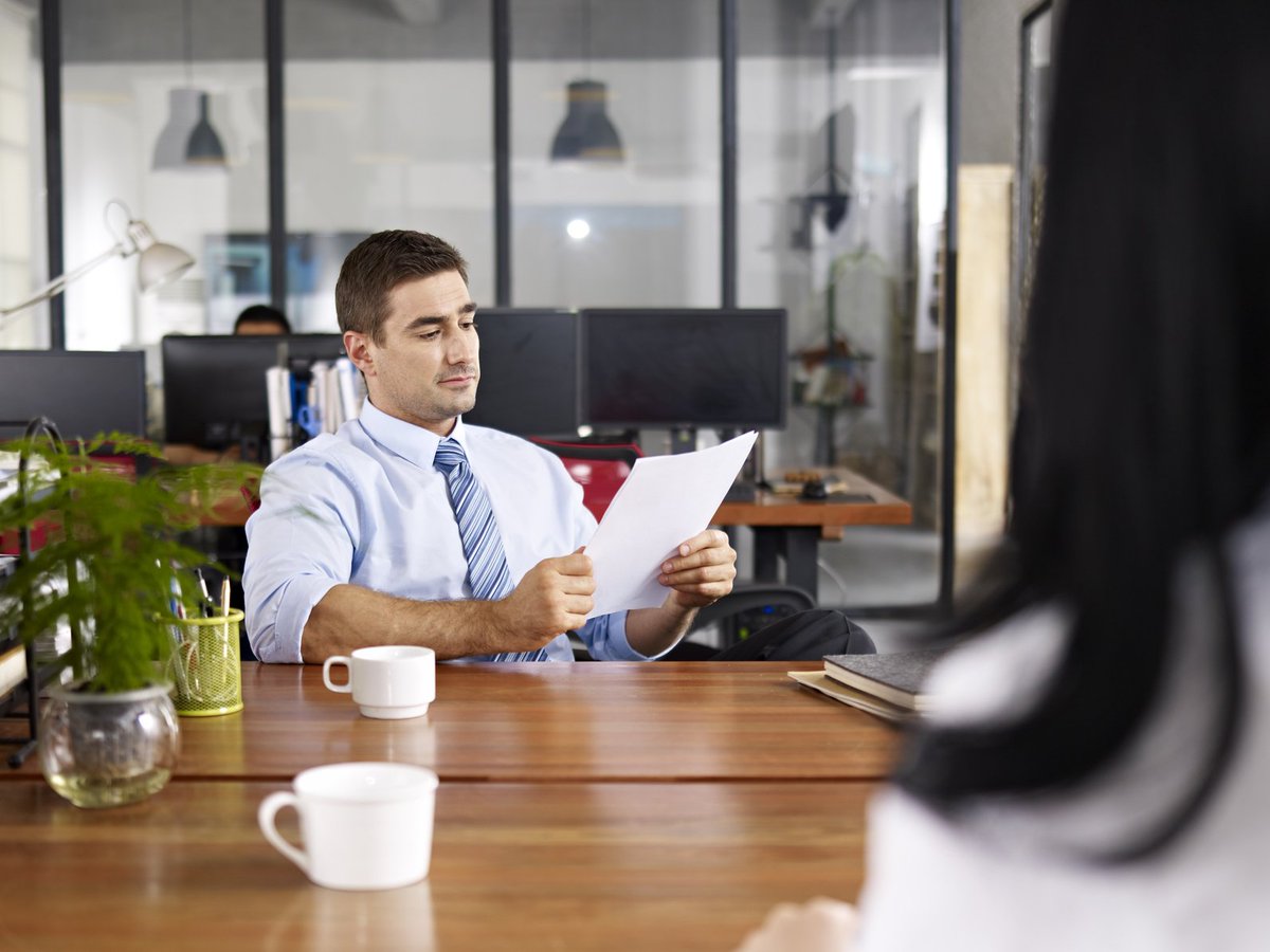 MonsterCa's tweet image. Can you refuse to answer an illegal or inappropriate #jobinterview question? Find out here: ow.ly/MAV9300wYju