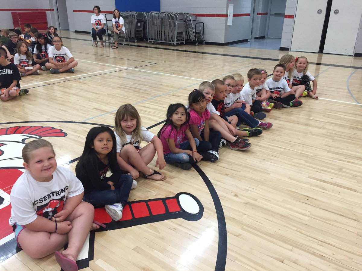 LinzkMrs's tweet image. Celebrating the last day of school!! @CSEROCORI #cse2028 #csestrong