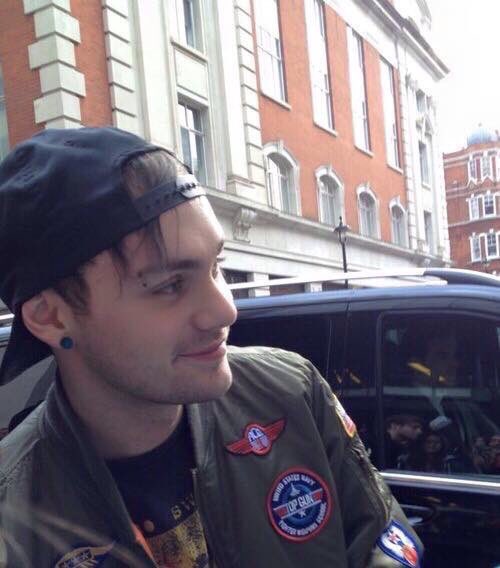 easierevie's tweet photo. Can't wait for 20/6! 😊💕 #Project5SOS2k16 https://t.co/MCSVOKfILA