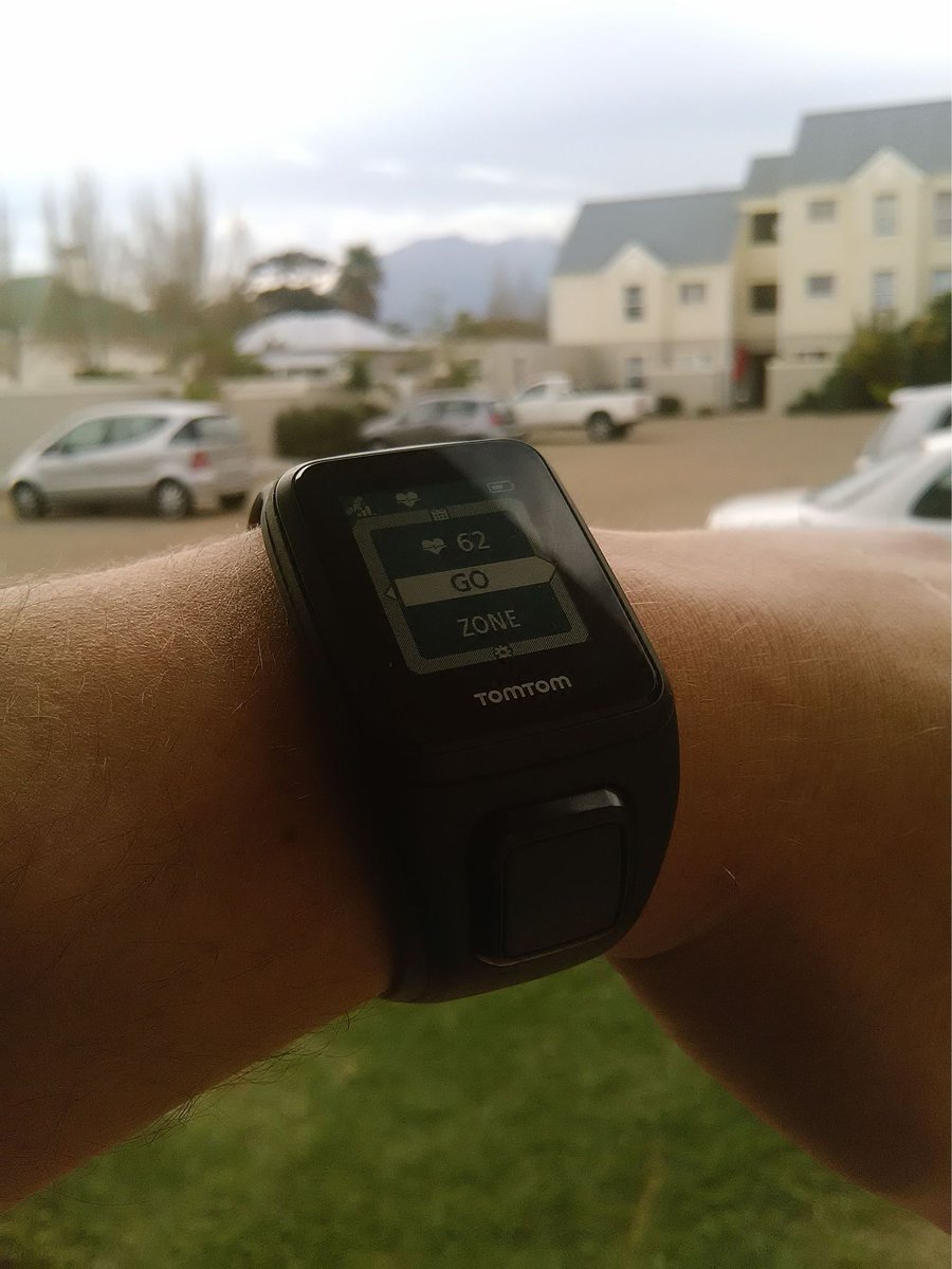 WDiffenthal's tweet image. @TomTom_SA  4,5km run,100pull ups, 200push ups, 300squats 593cal #norest  #multifunctions #lovemytomtom