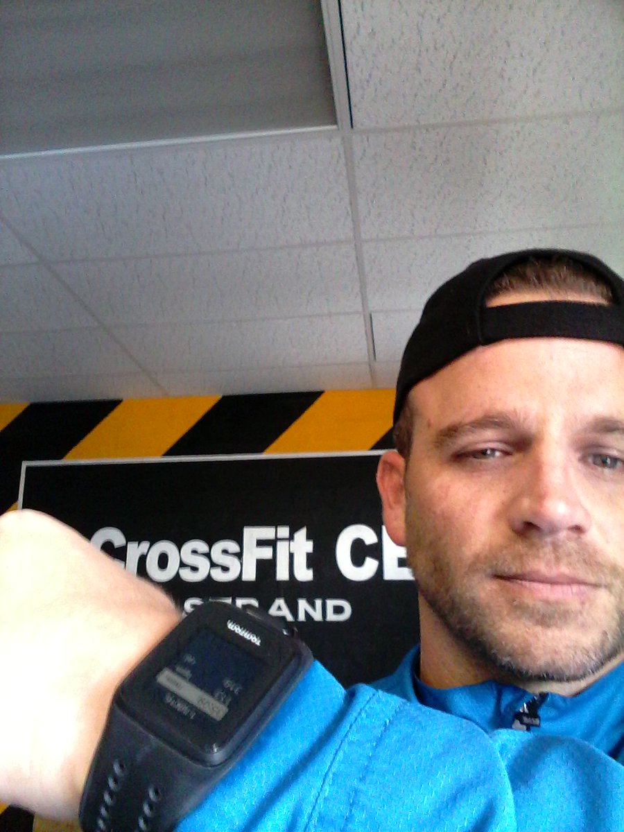 WDiffenthal's tweet image. @TomTom_SA  4,5km run,100pull ups, 200push ups, 300squats 593cal #norest  #multifunctions #lovemytomtom