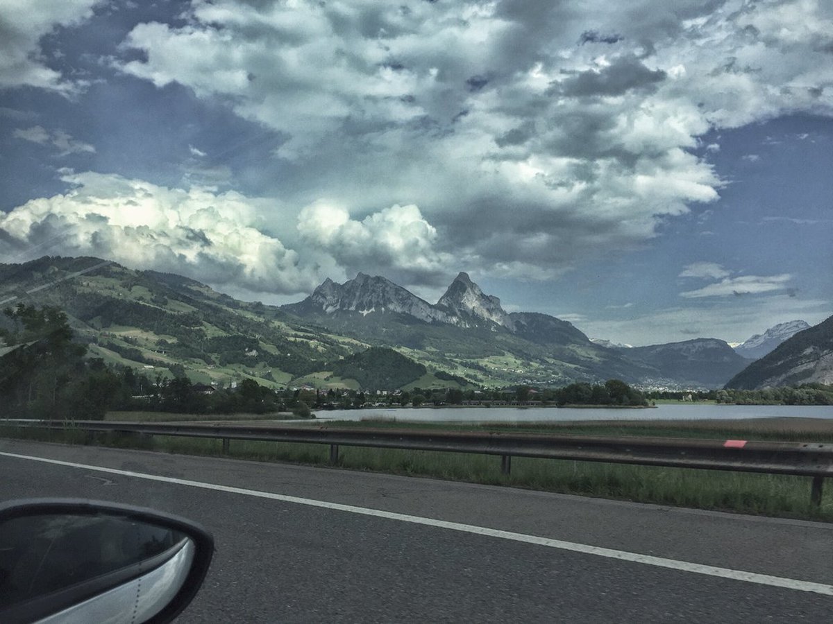 sting_ray_robb's tweet photo. Our view in #switzerland after a 10 mile tunnel under the lake!! On our way to #Adria for work with #CRGRacing. https://t.co/SOsoiHlP4c