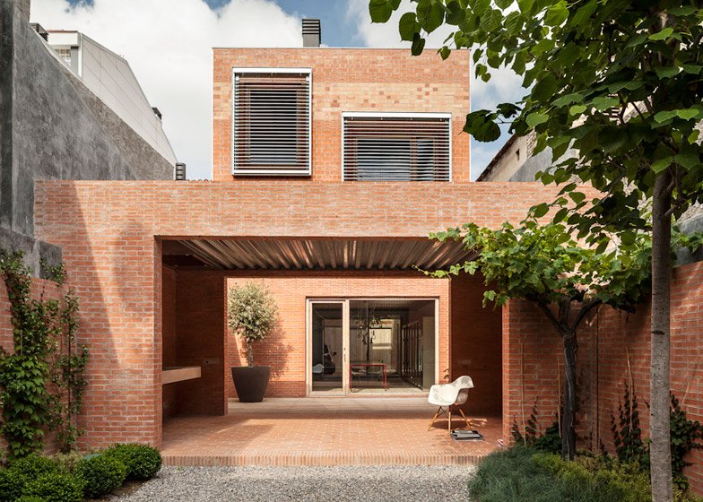 dezeen tweet picture