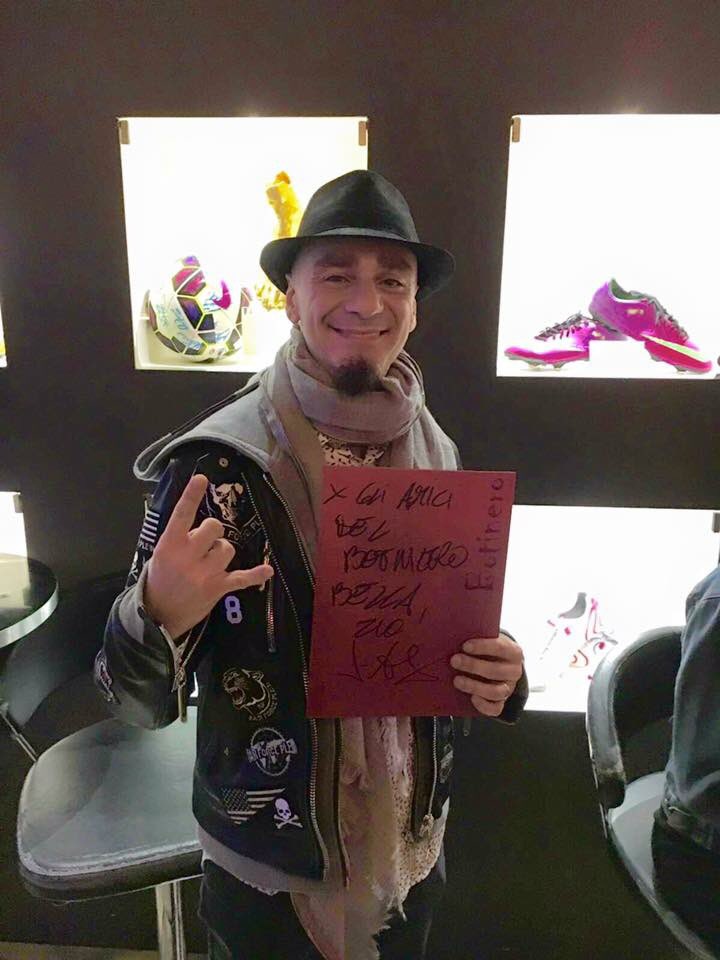 Bella sorpresa ieri ser al #Botinero: c'era il grande <a href="/jaxofficial/">J-Ax</a> a cena da noi! 🎤