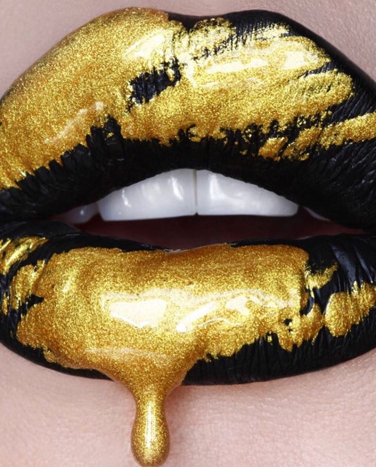patmcgrathreal's tweet photo. MESMERIZED by this #phantom002 creation using #gold002 and black caviar gel liner by the DIVINE @vladamua https://t.co/F860JsXWRJ